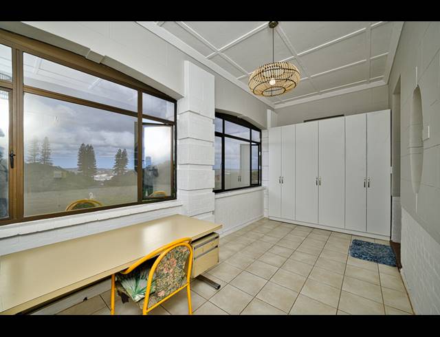 5 BEDROOM HOUSE FOR SALE IN GLENWOOD